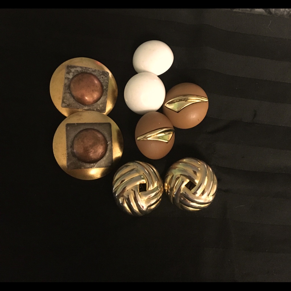 520 Costume Clip On Earrings